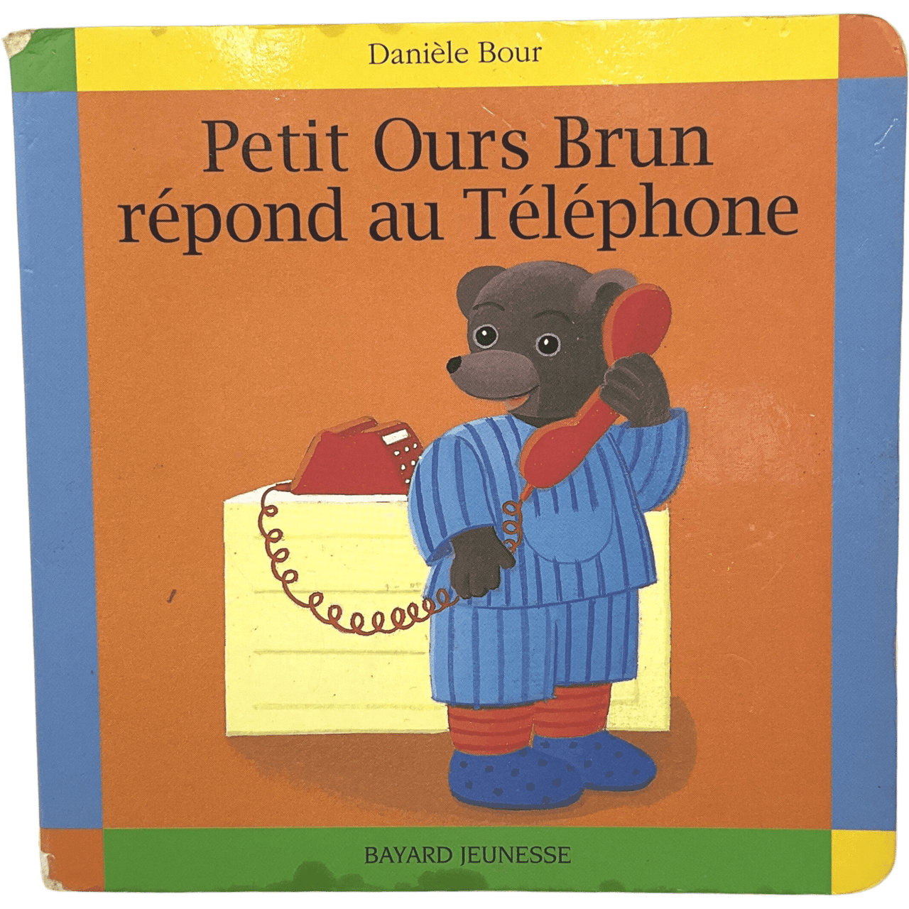 Petit Ours Brun répond au Téléphone - KIDIBAM